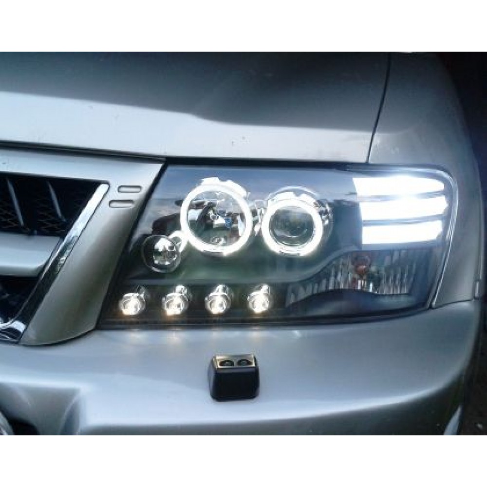Кристални фарове за Mitsubishi Pajero (2001-2006) - черни