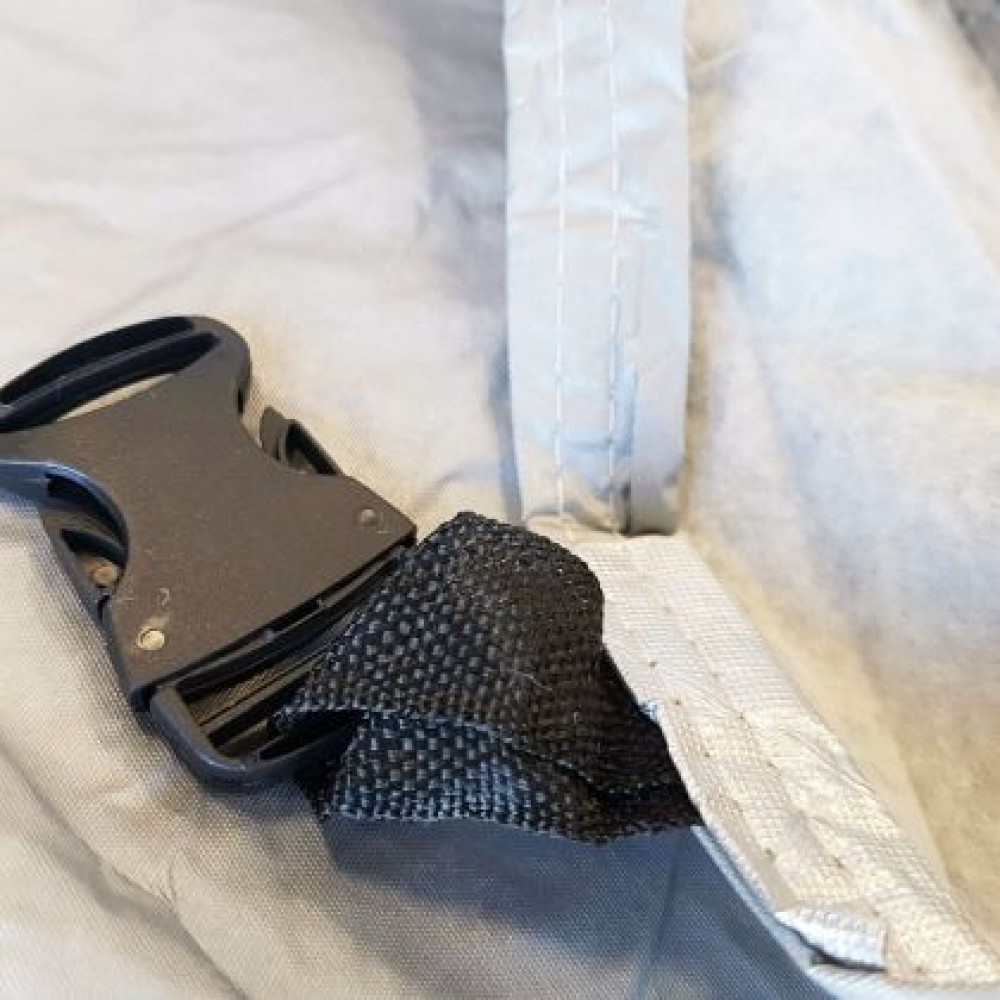 Покривало за кола ватирано отвътре, с цип за шофьорската врата и джобове за огледала - размер L 483х183х122cm