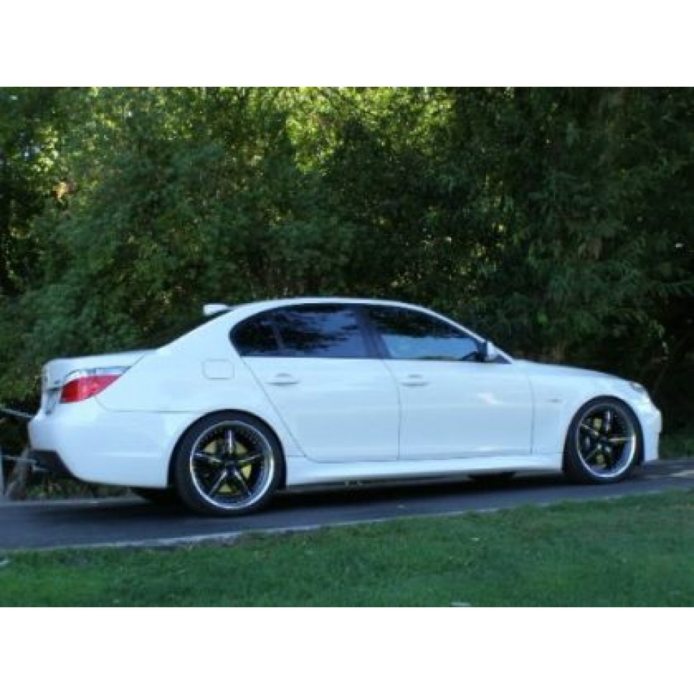 BODY KIT за BMW E60 седан (2003-2007) - M-Tech пакет без халогени с отвори за парктроник 24mm