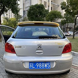 Спойлер антикрило за Peugeot 307 Hatchback 5 doors - черен гланц
